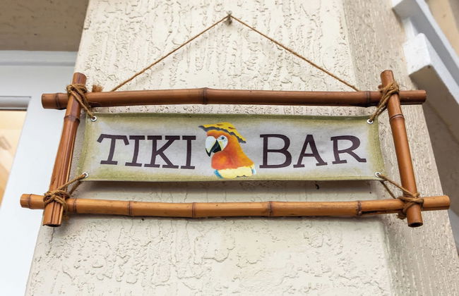 Mickey's Hide Away Screened-in Pool - Foto 59