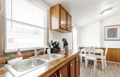 15mins to Downtown- Adorable on Taylor Both Units - Photo 52