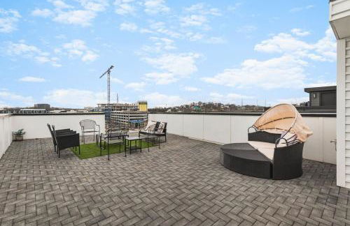Home with Rooftop Deck & Garage, 2 miles to Downtown Broadway - Foto 42