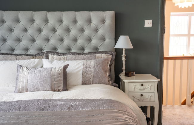 Contemporary Bright House 20 Min To Manc - Photo 3