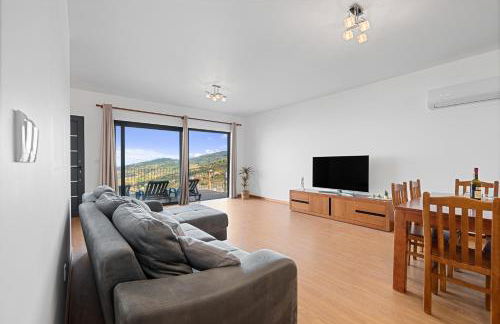 Calheta Paradise Holiday Home - Free Parking & Views - Photo 18