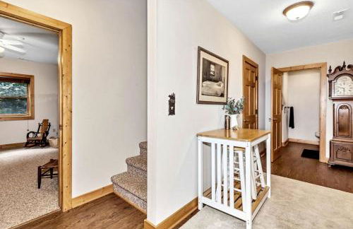 Cozy Mountain Cabin with Long-Range Views near Waterfall Park in Old Fort, NC - Foto 35