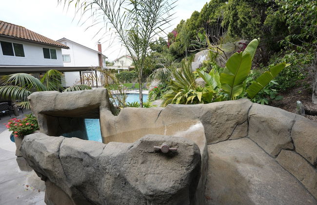 Coming Mid-April 2023! Beautifully upgraded two-story home with backyard oasis - Foto 61