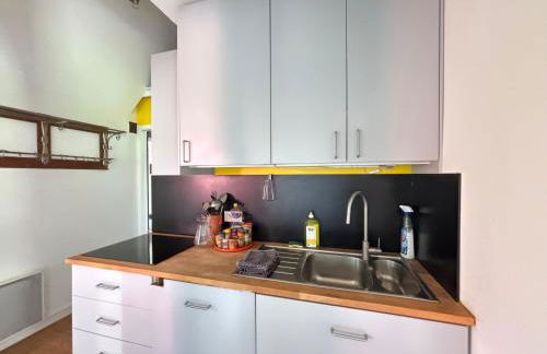 Maison de campagne lumineuse spacieuse dans impasse au calme a proximité d'un chateau deux vérandas grand jardin cabane pour vélos, pres Port en Bessin et Bayeux, proche plages du débarquement - Foto 16