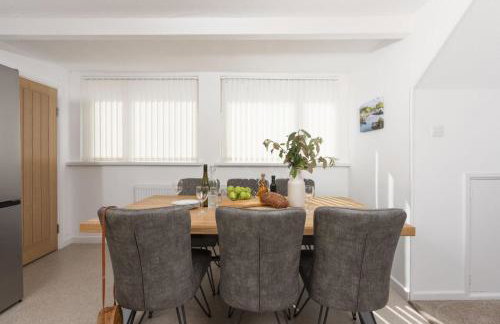 Bridge Apartment - Free Parking & WiFi - Near Perranporth Beach - Foto 9