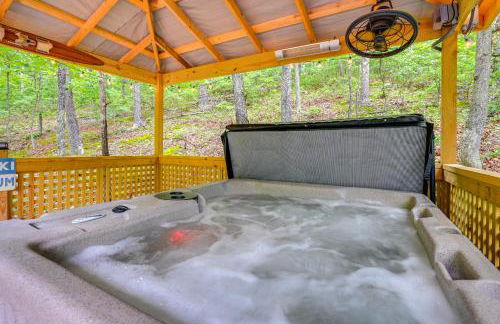 Murray Cabin with Hot Tub Walk to Kentucky Lake! - Foto 26