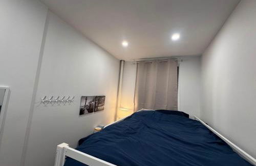 Room with Kitchen in Chelsea - Shared Bathroom - 3rd Floor Walk-UP - Foto 6