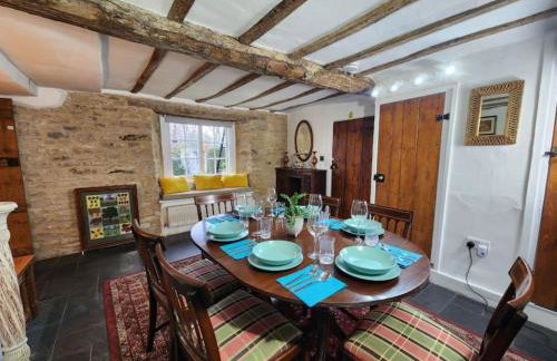 Swan Cottage, 5-Bedroom, Canal View, River, Private gardens, Free Parking's, WiFi, Oxford - Photo 3