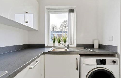 Luxury Birmingham City Centre Townhouse with FREE Parking - Sleeps 4 - Perfect for Contractors, Business Travellers, Families and other Groups - Near Bullring, Newstreet, Selfridges, NEC, NIA & Birmingham airport - Foto 57