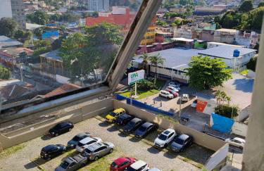 Apartamento, claro, alto,garagem,piscina todo novinho mobiliado, coração do Fonseca - Foto 7