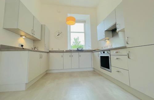 Great Glen Townhouse Inverness - Entire 3 Story Townhouse - Photo 12