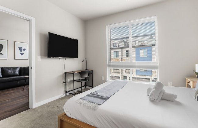 Huntington Apartments near Huntington Metro - We Host - Photo 17