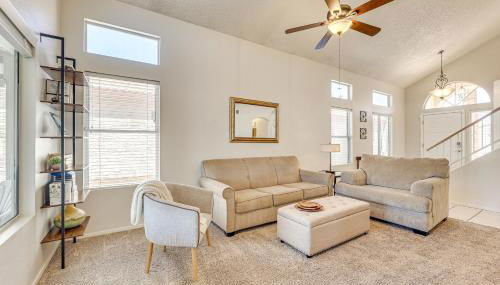 Swim with a View! Scenic Desert Retreat in Glendale - Foto 4