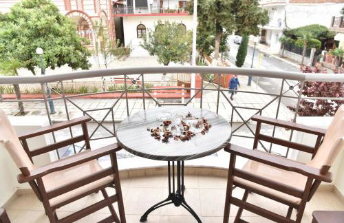 KyMa Studios and Suites - Photo 8