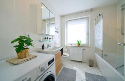 EDLER WOHNRAUM Schwanenteich-Oase mit Balkon, Kaffeevollautomat, Lift & Parkplatz - Foto 4