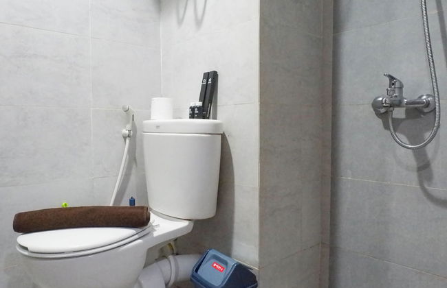 Delightful Luxurious Studio Room at Taman Melati Surabaya Apartment - Photo 10