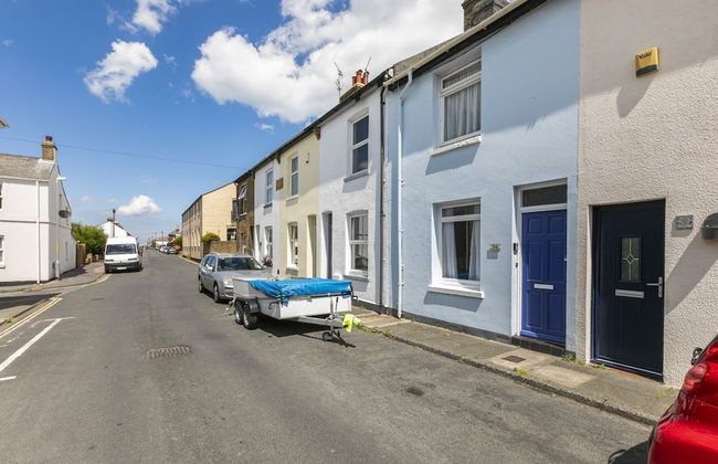 2 b&b 40 Percent off Weekly Half Price Monthly - Photo 18