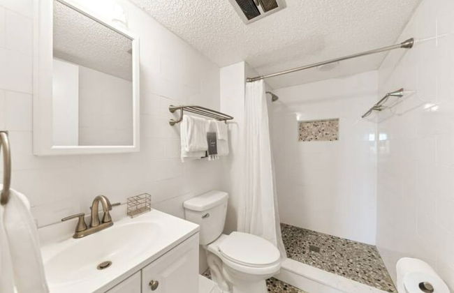 2 Bed 2 Bath Centrally Located - Foto 11