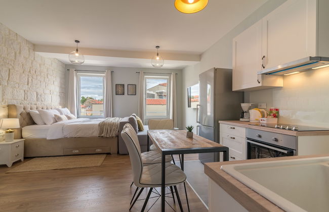 Luxurious Suites Elegance - Photo 34