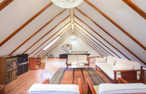 Beautiful Home In Kucice With Wifi - Photo 18