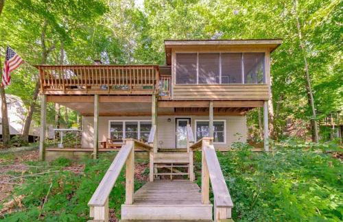 Cozy Lake House with Fireplace, Views, Close to Skiing! - Foto 4