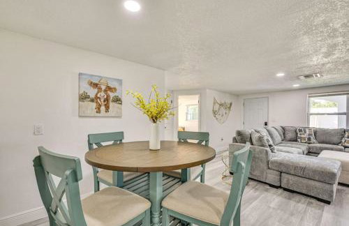 Canal Front Oasis w Heated Pool Close to the Beach - Foto 30