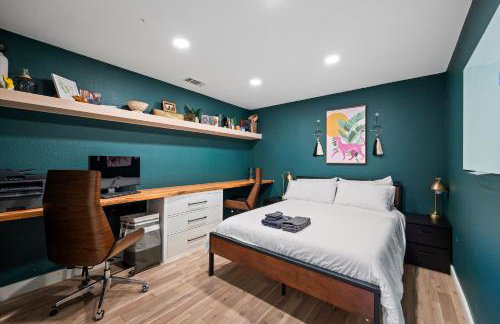 Garland Treehouse Villa: Patio Feasts & Creekside by Vacation Your way - Foto 37