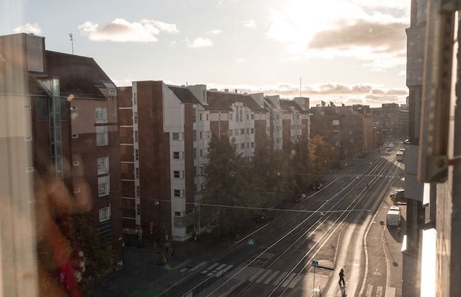 2ndhomes Modern & Cozy 2BR Apt w Balcony - Foto 25