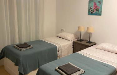 BEL APPARTEMENT REZ De CHAUSSEE AVEC DOUBLE TERRASSE FACE AU LAC ET AU GOLF - Foto 26