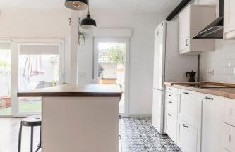 Apartment with a large patio - Foto 29