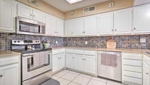 Lakefront Home with Point Venture Golf Access! - Foto 2