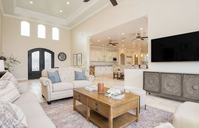 Incredible Estate w/ Panoramic Views & Bocce Ball Court! Malbec by Avantstay - Photo 36