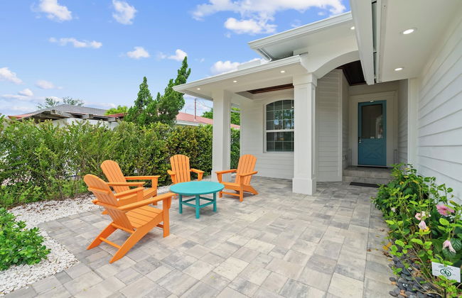 Sardinia Vacation Rental: Delightful Coastal Home near Vanderbilt Beach. Relax in a Private Pool and Spacious 4-BR Retreat with Modern Amenities. Ideal for Families. Minutes from Mercato and Local Attractions - Foto 22