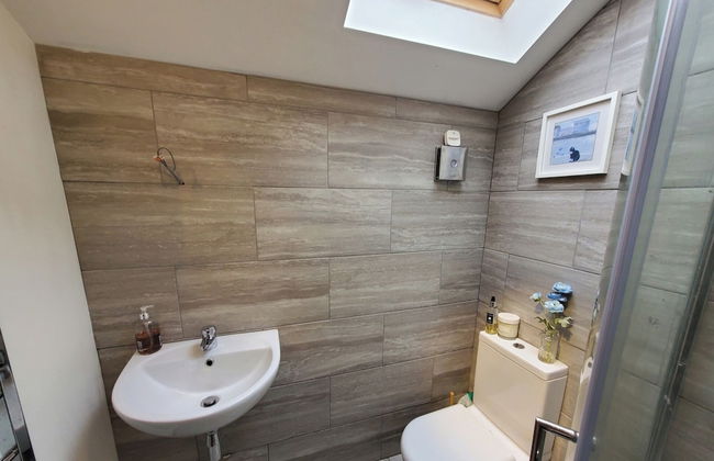 3 Bedroom Cottage - Hot Tub, Garden, Parking - Foto 12