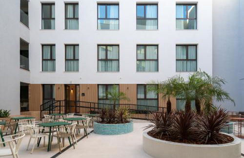 Líbere Seville Plaza Nueva - Photo 2