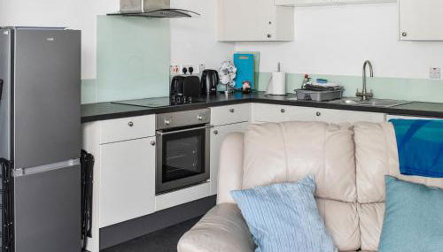 Solent Charm - Photo 5