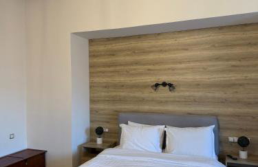 11 Luxury Apartments - Photo 3