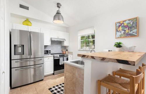 The Look-Out Private Rooftop 5 Minutes to the Beach & DownTown - Foto 16