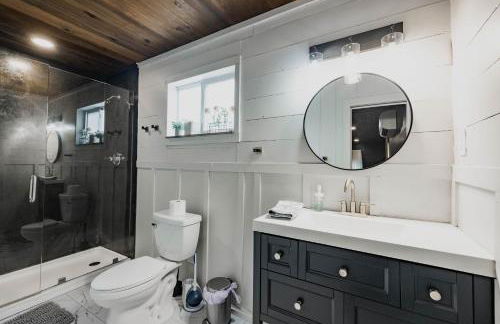 The Roost Farmhaus on 20 acres, hill country view, firepit, swimming hole - Photo 7