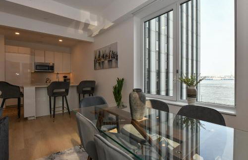 Contemporary Luxury 3BR 2BA Downtown NYC - Photo 9