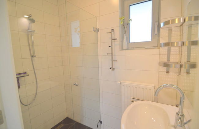 Alluring Holiday Home in Limburg near Forest - Photo 13