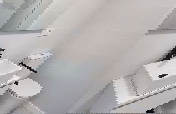 Seaside Apartment Sleeps 6 With Balcony - Photo 14