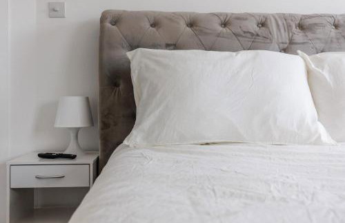 Delightful family home with parking, 8 minutes to beach - Foto 7