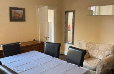 Large Traditional, Sleeps 8, 2 baths, Train, Tram, Pubs, Hucknall - Foto 34