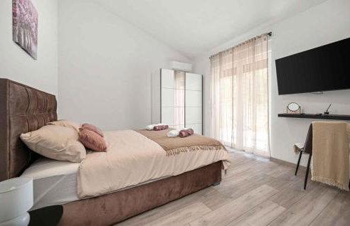 3 Bedroom Lovely Home In Santalezi - Foto 12