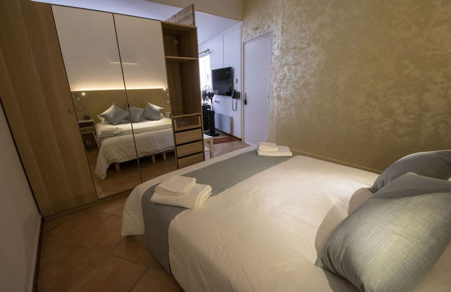 A L'OMBRE DU PALAIS - Photo 3