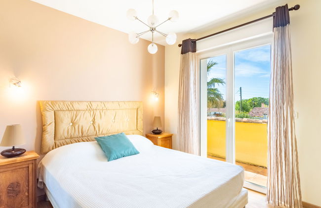 3 bedroom House in Bormes-les-Mimosas with private pool and garden - Photo 11