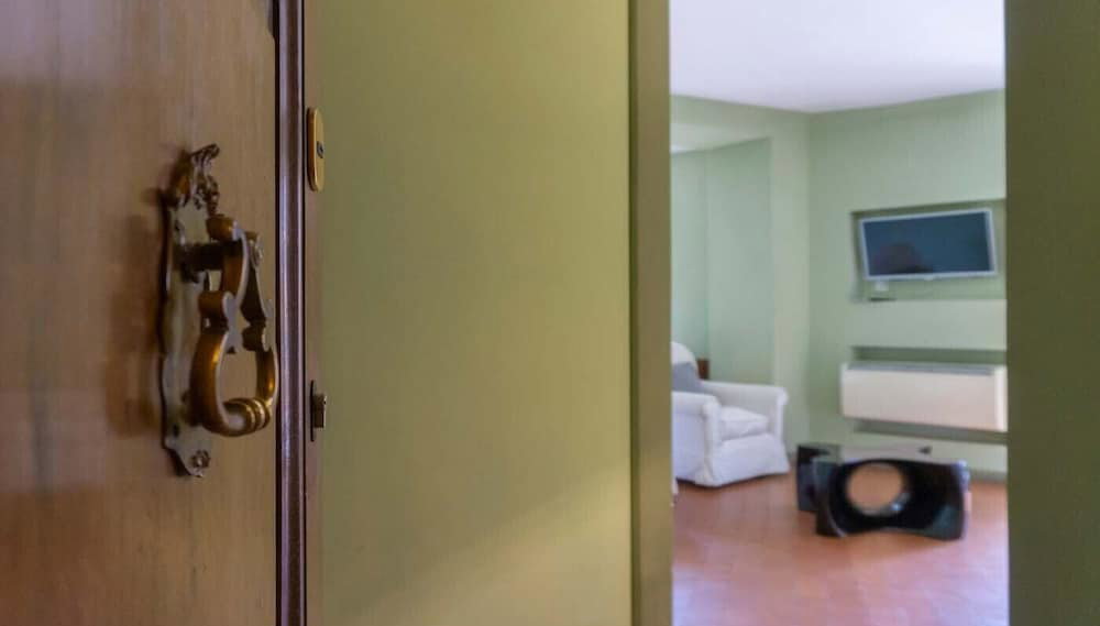 EasyTopStay - Piazza Venezia Charming Penthouse - Foto 1, Entrada (vista interior)