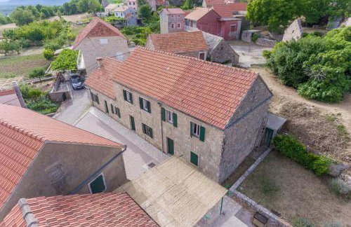 House with Jacuzzi and Billiard Peaceful Nature Retreat near Imotski - Foto 4