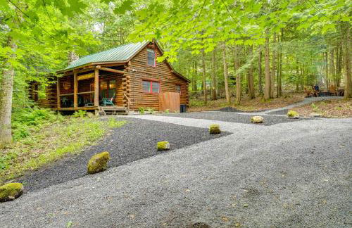 Lake and Beach Access at Lake Luzerne Cabin! - Foto 37